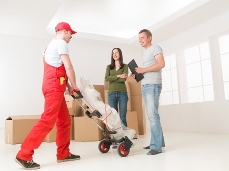 Household moving support for flats and homes in Waterloo